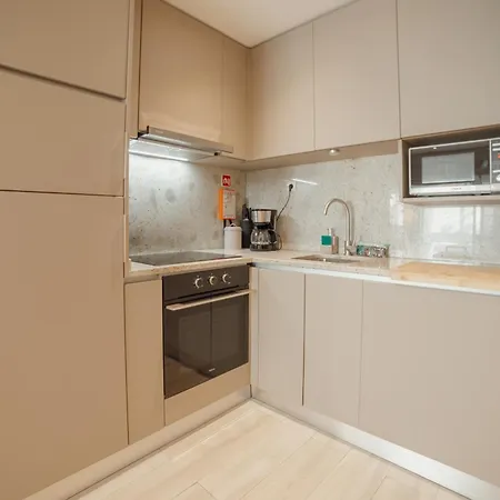 Duque & Company By Vacationy Porto