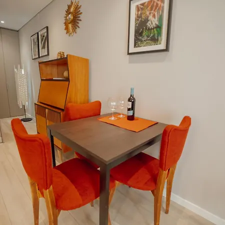 Duque & Company By Vacationy * Porto